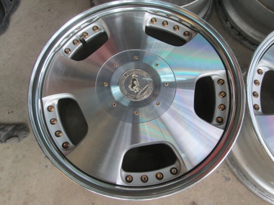 Big B ล้อซิ่ง ขายล้อม้าทอง