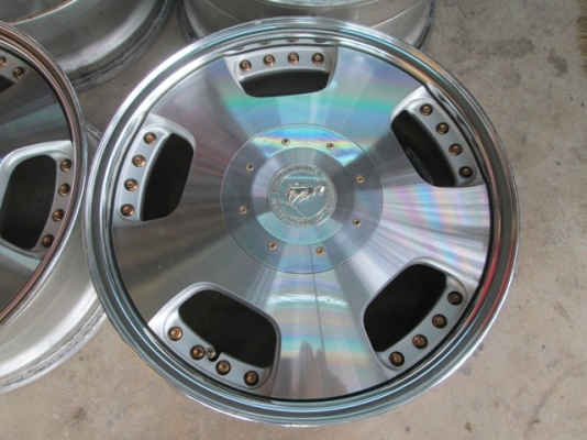 Big B ล้อซิ่ง ขายล้อม้าทอง