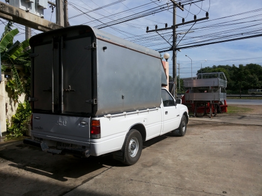 ขายรถ Isuzu Spark  ตอนเดียว สีขาว พร้อมหลังคา  สภาพสวยพร้อมใช้งาน