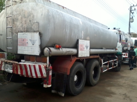 รถสินสิบล้อแบบสองเพลา MITSUBISHI FN528 รถปี 46