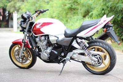 ขอขายด่วน CB1300 ปี2005 สรรพสามิตร