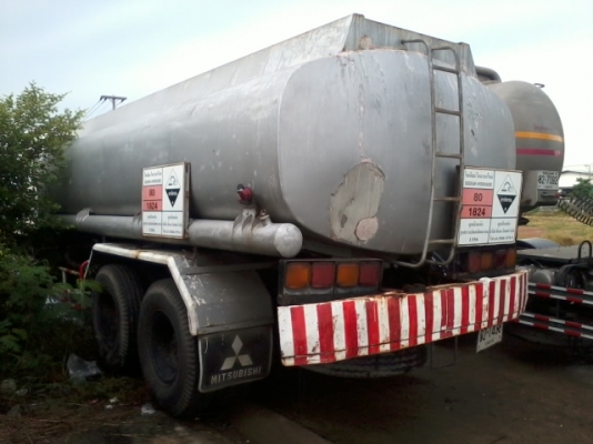 รถสิบล้ิอ แบบสองเพลา MITSUBISHI FN528 ปี 45