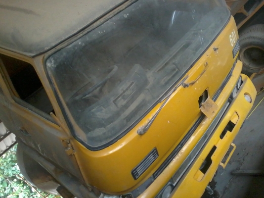 รถโม่ปูนUD 4 คันอีซูซุหัว3ใบปัด2หัวใหญ่2หัวเล็ก CW 30 2 คัน รวมทั้งหมด 4 คันยกชุด 380000 ใช้แล้วจอด2 คัน ต้องปรับปรุง2 คัน ใช้งานอยู่ 2คัน