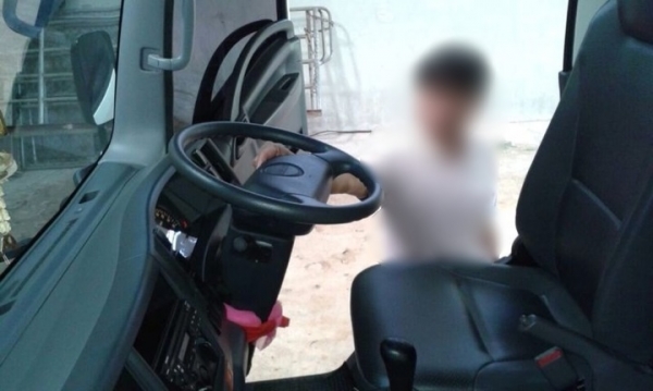 รถอีซูซุ 6 ล้อ พื้นเรียบ 150 แรงม้า ปี 56. ( รถวิ่ง 10,000 กม. ) สนใจติดต่อ 081 - 6079515 รถอีซูซุ 6 ล้อ พื้นเรียบ 150 แรงม้า ปี 56. ( รถวิ่ง 10,000 กม. ) สนใจติดต่อ 081 - 6079515