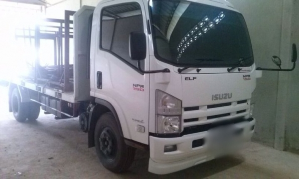 รถอีซูซุ 6 ล้อ พื้นเรียบ 150 แรงม้า ปี 56. ( รถวิ่ง 10,000 กม. ) สนใจติดต่อ 081 - 6079515