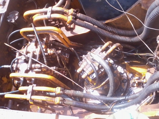 แมคโคหุ่นไดเครื่องมิซซู 6D15 ปั้มไฮดรอลิค K3V เอวแน่นโซ่ดีลอนเลอร์ 9ลูกใบมีหายหลุดบ้างเครื่องดีทำงานได้ตามสภาพ 380000 แมคโคหุ่นไดเครื่องมิซซู 6D15 ปั้มไฮดรอลิค K3V เอวแน่นโซ่ดีลอนเลอร์ 9ลูกใบมีหายหลุดบ้างเครื่องดีทำงานได้ตามสภาพ 380000