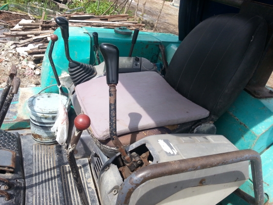 ขาย รถแบ็คโฮ KOMATSU PC30-7 ขาย รถแบ็คโฮ KOMATSU PC30-7