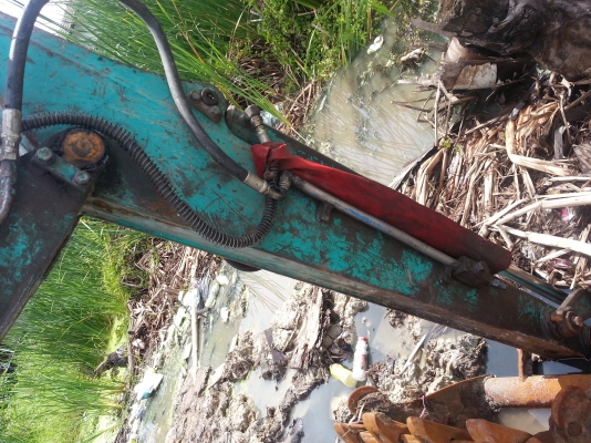 ขาย รถแบ็คโฮ KOMATSU PC30-7 ขาย รถแบ็คโฮ KOMATSU PC30-7