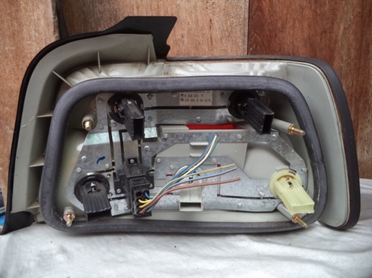 ไฟท้าย+ไฟเลี้ยว BMW E36