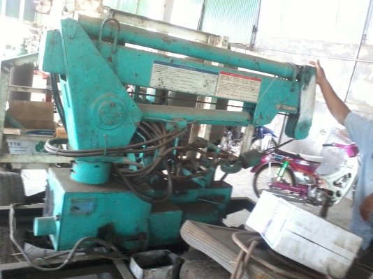 6 ล้ออีแต๋นล้อหลัง452เครื่องKB 2200 มีทะเบียนกำกับเครื่อง มีเครนยกได้ 1 ตัน 2 ชัก ยี่ห้อ TADANO มีทางบันไดไฮดรอลิคยกได้เครื่องดีสตาจติดง่าย 2เพลาหลังลอยจากญี่ปุ่น ขาย 180000