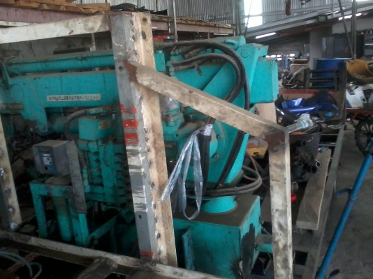 6 ล้ออีแต๋นล้อหลัง452เครื่องKB 2200 มีทะเบียนกำกับเครื่อง มีเครนยกได้ 1 ตัน 2 ชัก ยี่ห้อ TADANO มีทางบันไดไฮดรอลิคยกได้เครื่องดีสตาจติดง่าย 2เพลาหลังลอยจากญี่ปุ่น ขาย 180000