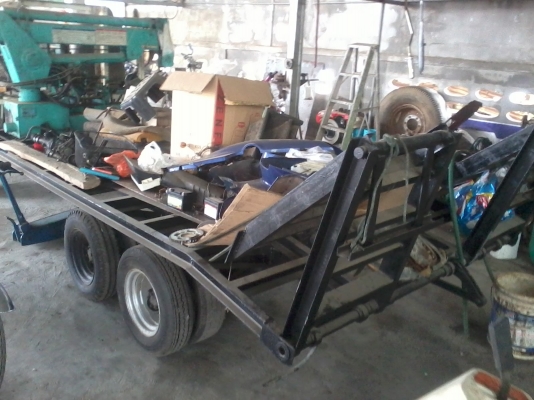 6 ล้ออีแต๋นล้อหลัง452เครื่องKB 2200 มีทะเบียนกำกับเครื่อง มีเครนยกได้ 1 ตัน 2 ชัก ยี่ห้อ TADANO มีทางบันไดไฮดรอลิคยกได้เครื่องดีสตาจติดง่าย 2เพลาหลังลอยจากญี่ปุ่น ขาย 180000