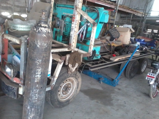 6 ล้ออีแต๋นล้อหลัง452เครื่องKB 2200 มีทะเบียนกำกับเครื่อง มีเครนยกได้ 1 ตัน 2 ชัก ยี่ห้อ TADANO มีทางบันไดไฮดรอลิคยกได้เครื่องดีสตาจติดง่าย 2เพลาหลังลอยจากญี่ปุ่น ขาย 180000