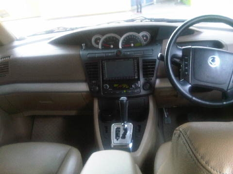 SsangYong STARVIC SV270ปี2007สีขาว