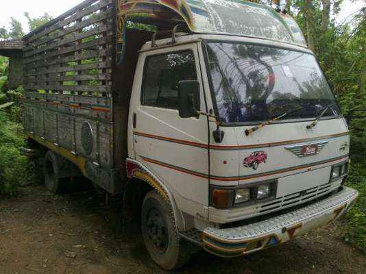 หกลัอ  HINO KM777 รถห้างแท้ กระบะไม้มะค่า  420,000