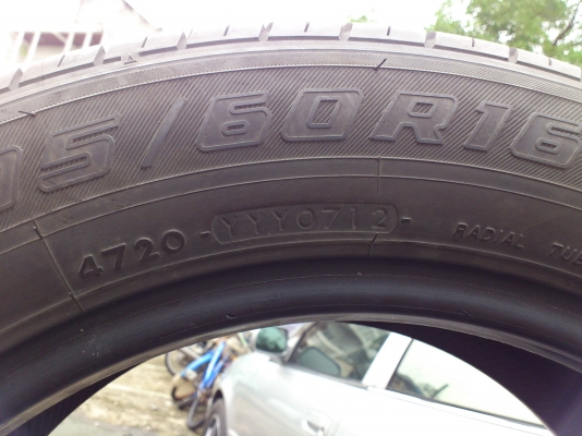 ยาง yokohama advan 205/60 R16 ปี 12 ขายถูก
