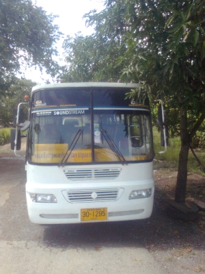 ขายรถบัส10เมตรNISSAN เครื่อง 6BD1สภาพรถใช้งานอยู่ราคาไม่แพง
