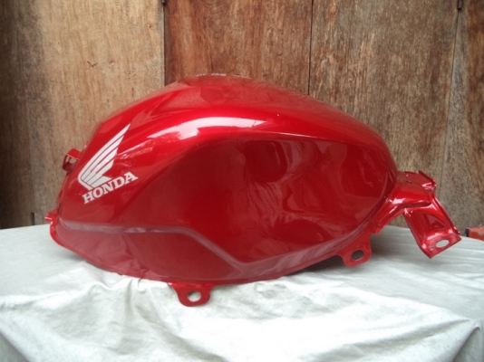 ถังน้ำมัน cbr 250 ถังน้ำมัน cbr 250