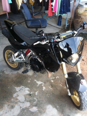 KSR เครื่องเดิม สีเพิ่งทำเสร็จสด ยังไม่ได้ติดสติ๊กเกอร์