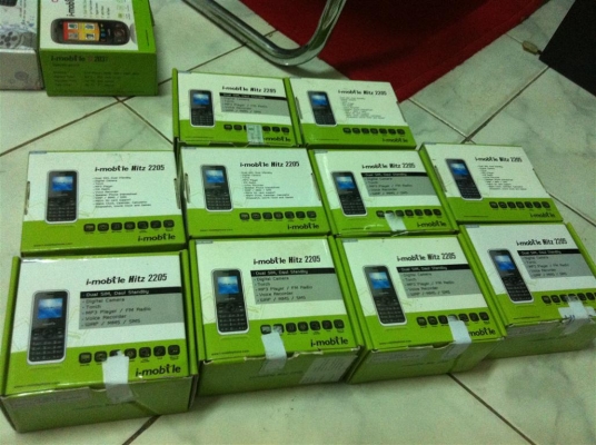 ขายถล่มราคามือถือของใหม่ 2 ซิม ถ่ายรูป MP3 FM SD การ์ด ไฟฉาย 450 บาท ส่งฟรี