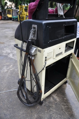 เครื่องเปลี่ยนถ่ายน้ำมันเครื่อง i yasaki สภาพสวยเดิมจากญี่ปุ่นยังไม่เคยใช้ในไทย 19,000 เท่านั้น!!