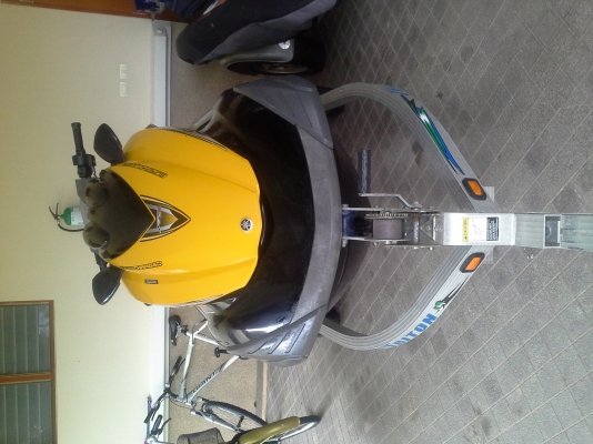 yamaha FZS-1800 ปี 2012 yamaha FZS-1800 ปี 2012