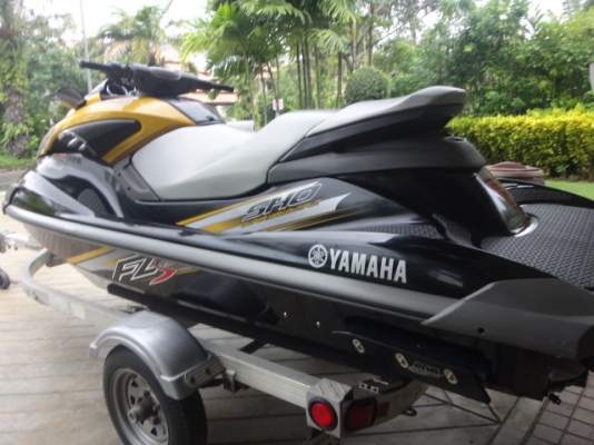 yamaha FZS-1800 ปี 2012 yamaha FZS-1800 ปี 2012