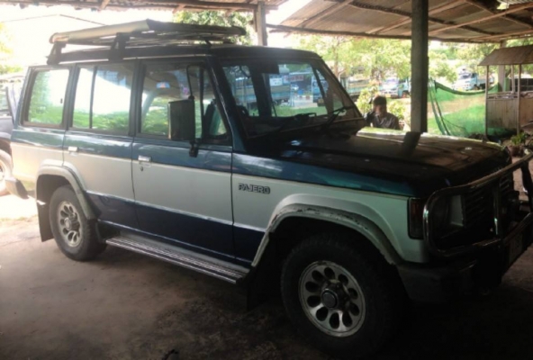 ขายรถเดิมๆบางๆทั้งคัน สวยกริ๊ป MITSU PAJERO 2.5 โฉมเหลี่ยม ปี36/93 เครื่องเดิมเกียร์เดิมธรรมดา สีสันบาง ภายในสวยครบ คาราโอเกะครบครับ  ระะบบโฟร์ใช้งานได้ปกติเอกสารครับ พร้อมใช้งาน ราคาต่อรองได้เด้อ พี่น้องครับ