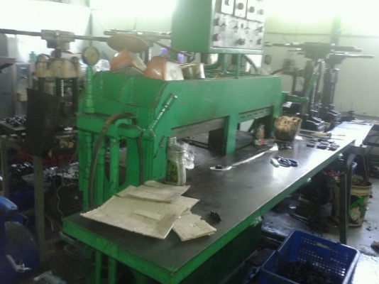 ขายเครื่องอัดยาง ไฮโดลิค 4หัว ราคา 55,000 บาท ขายเครื่องอัดยาง ไฮโดลิค 4หัว ราคา 55,000 บาท