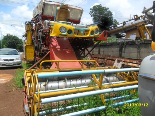 ขายรถเกี่ยวข้าวเกษตรอุ้ม เครื่องมิตซู 6d16เทอร์โบว์ปั้มไดรกิน22 มอเตอร์12ช่วงล่างดี