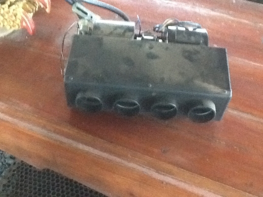 ขายตู้แอร์ครับเก่าเก็บขายที่1550ครับมีประมาณ50ตัวครับสั่งเกิน3ตัวขึ้นไปมีส่วนลดครับ