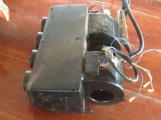 ขายตู้แอร์ครับเก่าเก็บขายที่1550ครับมีประมาณ50ตัวครับสั่งเกิน3ตัวขึ้นไปมีส่วนลดครับ