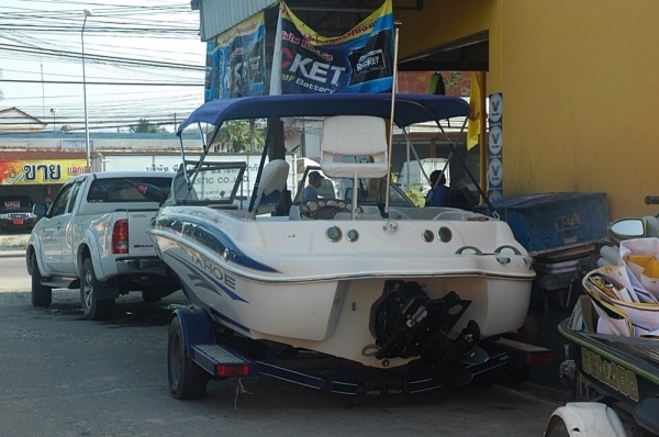 สปิทโบ็ท เครื่อง4.3 220 แรงม้า เรือ 19.5 ฟุต ปี 2005 สภาพสวยมาก