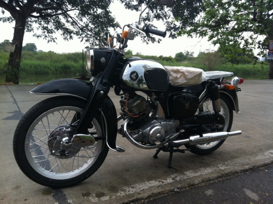 Re: ขาย c92 สวยๆ 49500 มีเล่ม มีเอกสาร สตาร์ทง่าย ชุบทั้้งคัน เครื่องดีมากๆ ของเดิมเยอะ ขายถูกๆ  สีสวย 0918759329