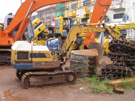KOMATSU PC10-3