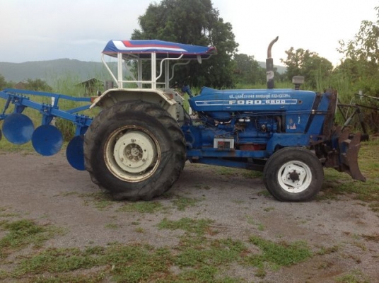 รถไถฟอร์ด 6600  ทะเบียนขาดปี 57 พร้อมโอนเป็นชื่อเจ้าของเอง