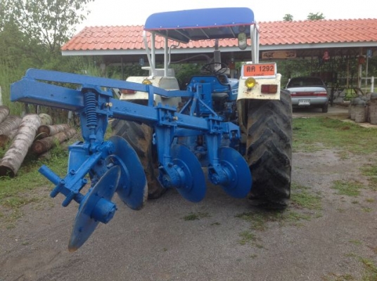 รถไถฟอร์ด 6600  ทะเบียนขาดปี 57 พร้อมโอนเป็นชื่อเจ้าของเอง