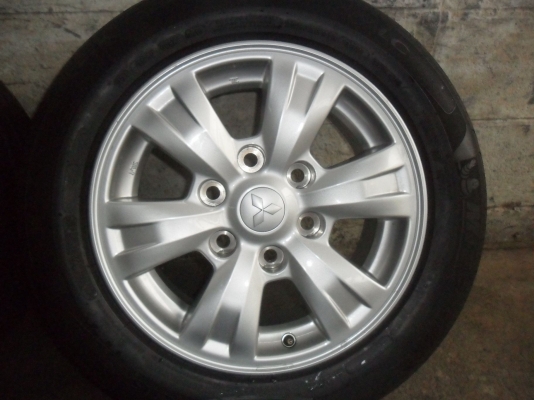 ล้อแม็ก 16นิ้ว 6รู มิตซู พร้อมยางมิชลีน 225/55R16ปี09 สวยๆ 4 ล้อ ราคา 6900 บาท