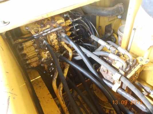 ขายkomassu pc200-7 สภาพสวย ทำเครื่องใหม่ พร้อมใช้งาน ปั๊มแรง ช่วงล่างเต็ม มีเอกสารอินวอย ไมค์ 15xxx ช.ม ราคาเบาๆ ต่อรองได้