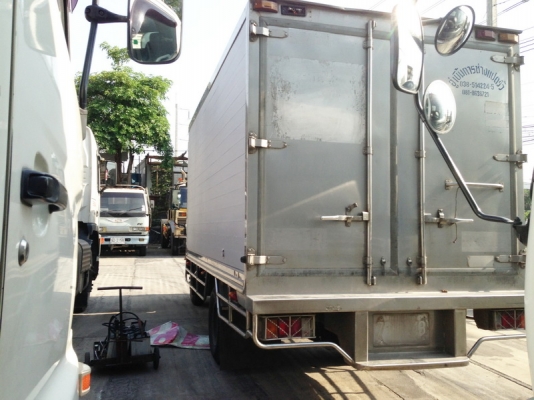 ขาย 6 ล้อตู้เย็นยี่ห้อ ISUZU รุ่น NPR เครื่องยนต์ 150 แรงม้า