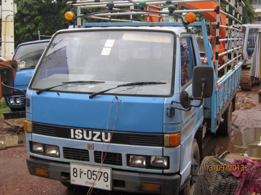 รถ 6 ล้อ NKR หัวยกได้เพาเวอร์ เครื่อง 100 แรง