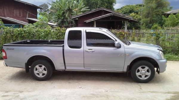 DMAX spacecab สีบรอน์เงินรถบ้านครับปี2546ขายถูกๆ378000บาท