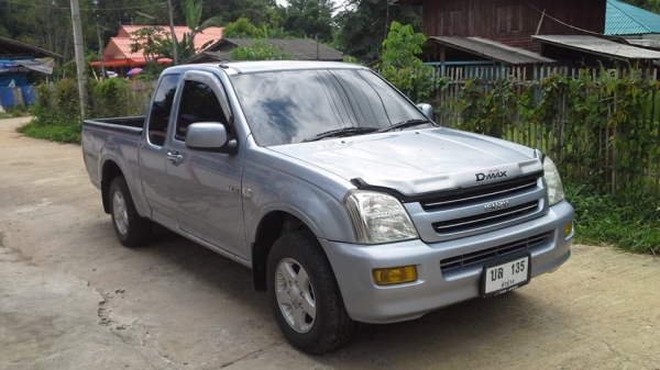 DMAX spacecab สีบรอน์เงินรถบ้านครับปี2546ขายถูกๆ378000บาท