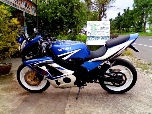 หนุ่ม ปราจีน : แลก SUZUKI GSXR400 ทะเบียนเต็ม+ชุดโอน หนุ่ม ปราจีน : แลก SUZUKI GSXR400 ทะเบียนเต็ม+ชุดโอน