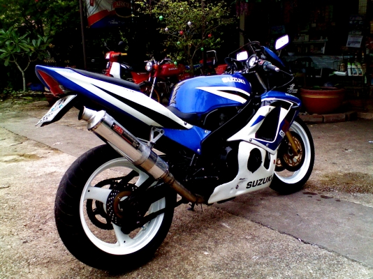 หนุ่ม ปราจีน : แลก SUZUKI GSXR400 ทะเบียนเต็ม+ชุดโอน หนุ่ม ปราจีน : แลก SUZUKI GSXR400 ทะเบียนเต็ม+ชุดโอน