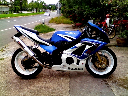 หนุ่ม ปราจีน : แลก SUZUKI GSXR400 ทะเบียนเต็ม+ชุดโอน