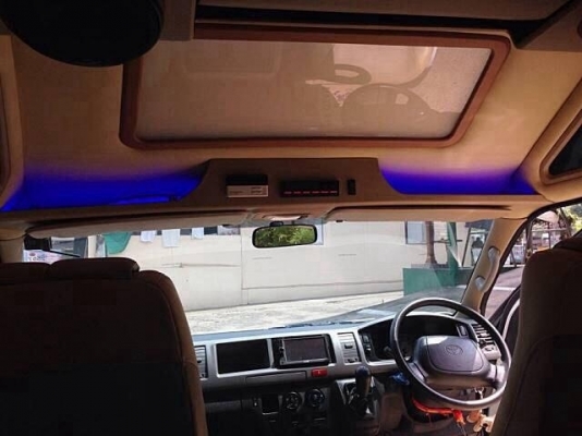 รถตู้ TOYOTA COMMUTER 2.5 ปี 2013 แต่ง VIP รถตู้ TOYOTA COMMUTER 2.5 ปี 2013 แต่ง VIP