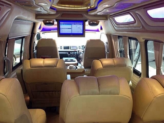 รถตู้ TOYOTA COMMUTER 2.5 ปี 2013 แต่ง VIP รถตู้ TOYOTA COMMUTER 2.5 ปี 2013 แต่ง VIP