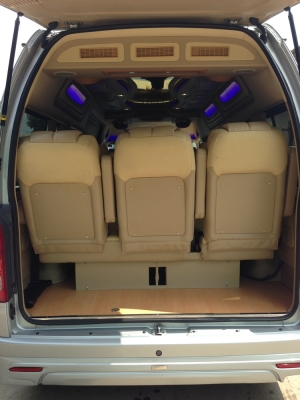 รถตู้ TOYOTA COMMUTER 2.5 ปี 2013 แต่ง VIP รถตู้ TOYOTA COMMUTER 2.5 ปี 2013 แต่ง VIP