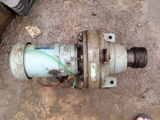 ขายมอเตอร์เกียร์ cycro drive Sumitomo 1/3 HP. อัตราทด 1:50 สภาพดี พร้อมใช้งาน มีอยู่ 8 ตัวครับ